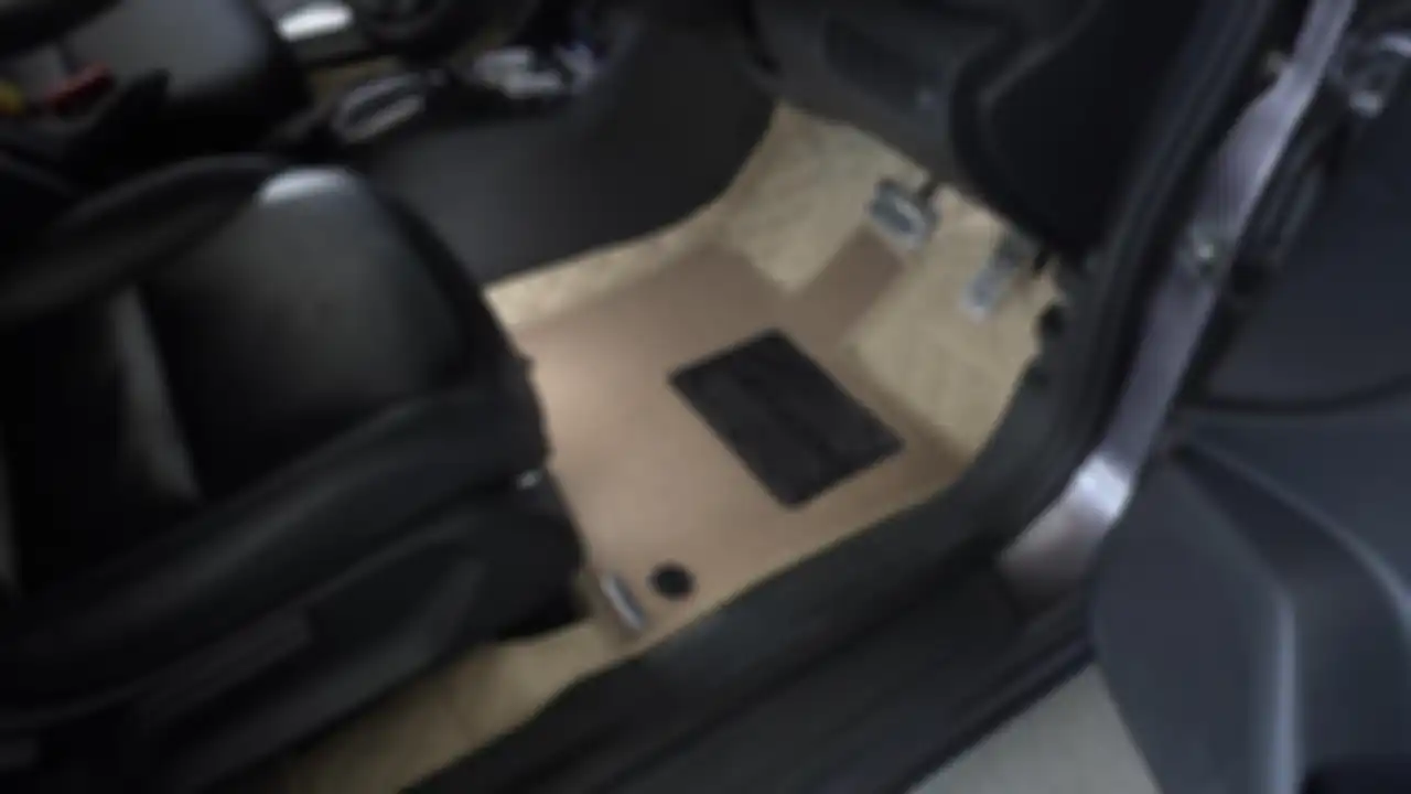 Ilustrasi karpet mobil bekas