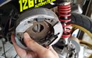 Kampas Ganda Motor Matic Habis Sebelah? Awas, Kebiasaan Ini Penyebabnya