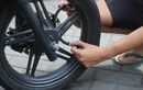 Ternyata Ini Efek Samping  Isi Angin Ban Motor Bekas Kelewat Kencang