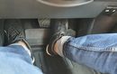 Jangan Coba-coba Injak Rem Pakai Kaki Kiri di Mobil Matik, Simak Dampaknya