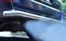Asap Knalpot Putih, Waspadai Oli Mesin Mobil Masuk ke Ruang Bakar