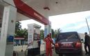 Malah Bisa Bawa Petaka, Ini Bahaya Menggoyang Mobil saat Isi BBM