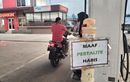 Stok Langka, Pemotor Paham Jadwal Isi Pertalite di SPBU Bogor Rela Antre