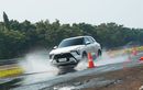 Fitur Canggih di Mitsubishi XForce Ini Sangat Membantu Ladies di Musim Hujan