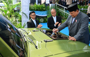 Presiden Prabowo Tanda Tangan di Atas Kap Mobil Listrik Taktis Baru Pindad, Ini Nama dan Speknya