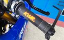 Padahal Masih Bagus, Kok Handgrip Motor Balap Diikat Kawat?