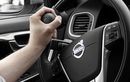 Memang Jadi Mudah, Tapi Ini Bahayanya Jika Pasang Knob di Setir Mobil