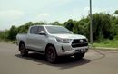 Pilihan Mobil Baru Tangguh dan Gagah Buat Mudik, Cek Harga Toyota Hilux Awal 2026