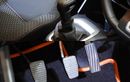 Perempuan Pasti Bisa, Ini Cara Mudah Kuasai Feeling Kopling Mobil Manual