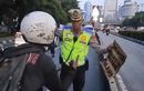 Jangan Dikasihani, Polisi Usir Pemotor Modus Kehabisan Bensin di Jalan Gatot Subroto Jakarta