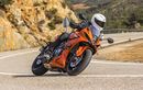 Suzuki GSX-8R Hadir Dengan Kelir Menyala, Aura Motor Balap Makin Terasa