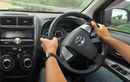 Muncul Suara Klek-klek Saat Mobil Putar Balik