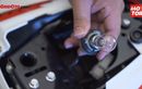 Kaca Lampu Bohlam di Motor Bekas Jangan Dipegang, Ini Alasannya
