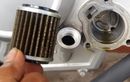 Ini Sebabnya Filter Oli Motor yang Kotor Tidak Disarankan Untuk Dibersihkan