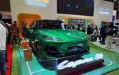 LEPAS E4 Mengawali Debut Globalnya di Indonesia sebagai SUV EV Sporty Elegan