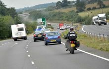 Berita Foto: Ini Asyiknya Riding di Jalan Tol Mancanegara, Tertib!