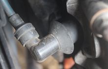 Awas, Bukan Cuma Air, Kenali Musuh Utama Mesin Motor Ini Saat Hujan