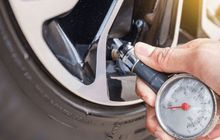 Ini yang Terjadi Kalau Ban Mobil Matic Kalau Kelebihan Tekanan Angin