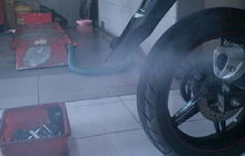 Ini Sebabnya Knalpot Motor Tetap Ngebul Asap Walau Rajin di Servis