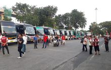 Ratusan Penumpang Tiba, Terminal Kampung Rambutan Masih Ramai Arus Balik Nataru