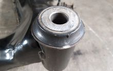 Bukan Cuma Umur, Hal Sepele Ini Penyebab Karet Bushing Arm Mobil Cepat Rusak