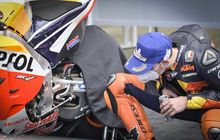 Pol Espargaro 'Kepo' Akan Hal ini Saat Mengintip Honda RC213V Alex Marquez
