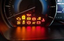 Lampu Aladin Nyala di Mobil? Jangan Panik, Ini Artinya!