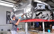 Ritual Cuci Kolong Mobil, Wajib Lakukan Di Musim Hujan, Ini Alasannya