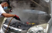 Begini Cara Aman Bersihkan Ruang Mesin Mobil, Jangan Pakai Alat Ini
