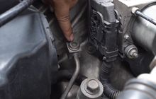 Jangan Bingung, Ini Fungsi Tabung Kaca Kecil di Pipa AC Mobil