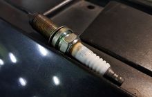 Akhirnya Tahu, Arti Warna Pada Busi di Mobil Bekas Karburator