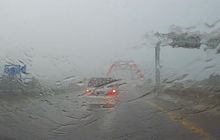 Rawan Kecelakaan di Jalan Tol Saat Hujan, 3 Faktor Ini Penyebabnya