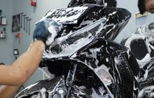 Jangan Dibiasain, Cuci Motor Model Begini Bikin Ban Jadi Cepat Getas