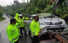 Penumpang Dapat 8 Jahitan di Kepala, Atap Toyota Avanza Ambles Dadakan