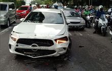 Kena Prank, Polisi Bantah Pengemudi Mercy A200 Hatchback Kena Ayan Saat Tabrak Beruntun