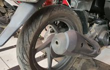 Baru Tahu, Ternyata Ini Penyebab Ban Belakang Motor Matic Gak Lurus