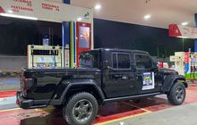Nyetir Jeep Gladiator Makin Tangguh Berkat Bahan Bakar Pertamax RON 92