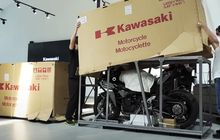 Beli Moge Supercharger Kawasaki Ninja H2 2022 Langsung 2 Unit, Tonton Proses Unboxing-nya!