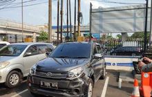 Tabrak Anggota PJR, Pengemudi Daihatsu Terios Berpelat RFH Sudah Diamankan Polisi, Masih Diperiksa Sampai Sekarang