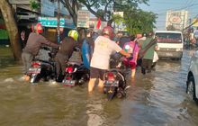 Awas, Bahaya Hidupkan Mesin Motor Bekas Yang Mati Saat Menerobos Banjir