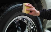 Jangan Disepelekan, Bahaya Pakai Semir Ban Mobil Saat Musim Hujan