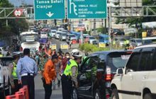 Polantas Rekrut Pak Ogah di Puncak Bogor Buat Bantu-bantu Saat Libur Nataru