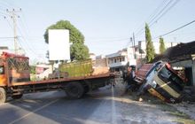 Sopir Dump Truck Sok Profesional Bikin Emosi, Ujungnya Bikin Bengkel Motor Hancur