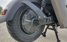 Ini Alasan Ganti Ban Belakang Motor Listrik Perlu Dilakukan Ahlinya