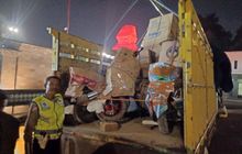 Polda Metro Jaya Amankan  Dua Unit Truk Membawa Motor Bodong