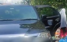 Fortuner Dicegat Warga di Jalan, Keciduk Buang Benda Ini Seenaknya