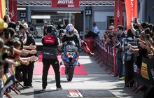 Pertama Kali dengan BMW, Toprak Razgatlioglu Menang Race 1 WorldSBK Catalunya