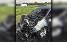 Geger Main HP Dalam Mobil Saat Hujan Nyaris Tersambar Petir, Begini Penjelasan Ilmiahnya