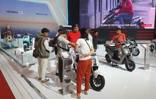Punya Ragam Cara Pengecasan, Honda Pamerkan Jajaran Motor Listrik di IMOS 2024