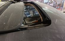 Biar Enggak Cepat Rusak, Nih Cara Gampang Rawat Sunroof Mobil
